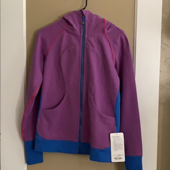 lululemon athletica Tops - Lululemon RaRE Scuba hoodie!!